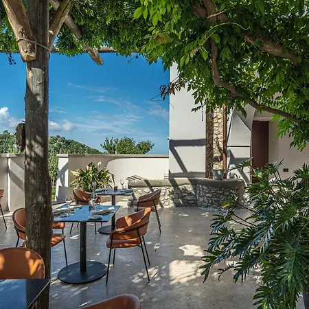 Laqua Countryside Hotel 3*